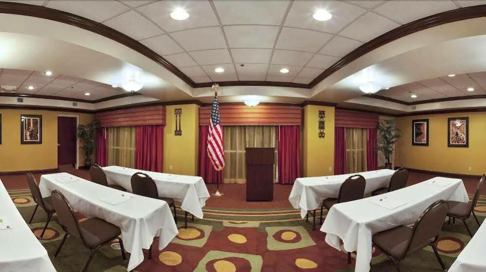Holiday Inn Express Hotel & Suites Charleston-Ashley Phosphate By Ihg North Charleston Esterno foto